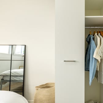 Silver En Suite City View - Image 3